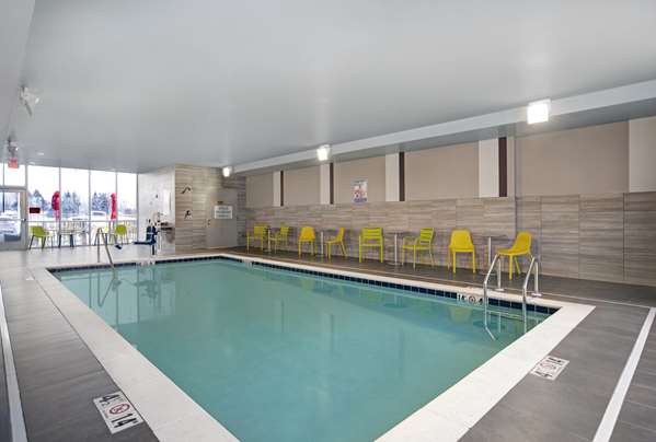 Pool - Home2 Suites by Hilton Richmond