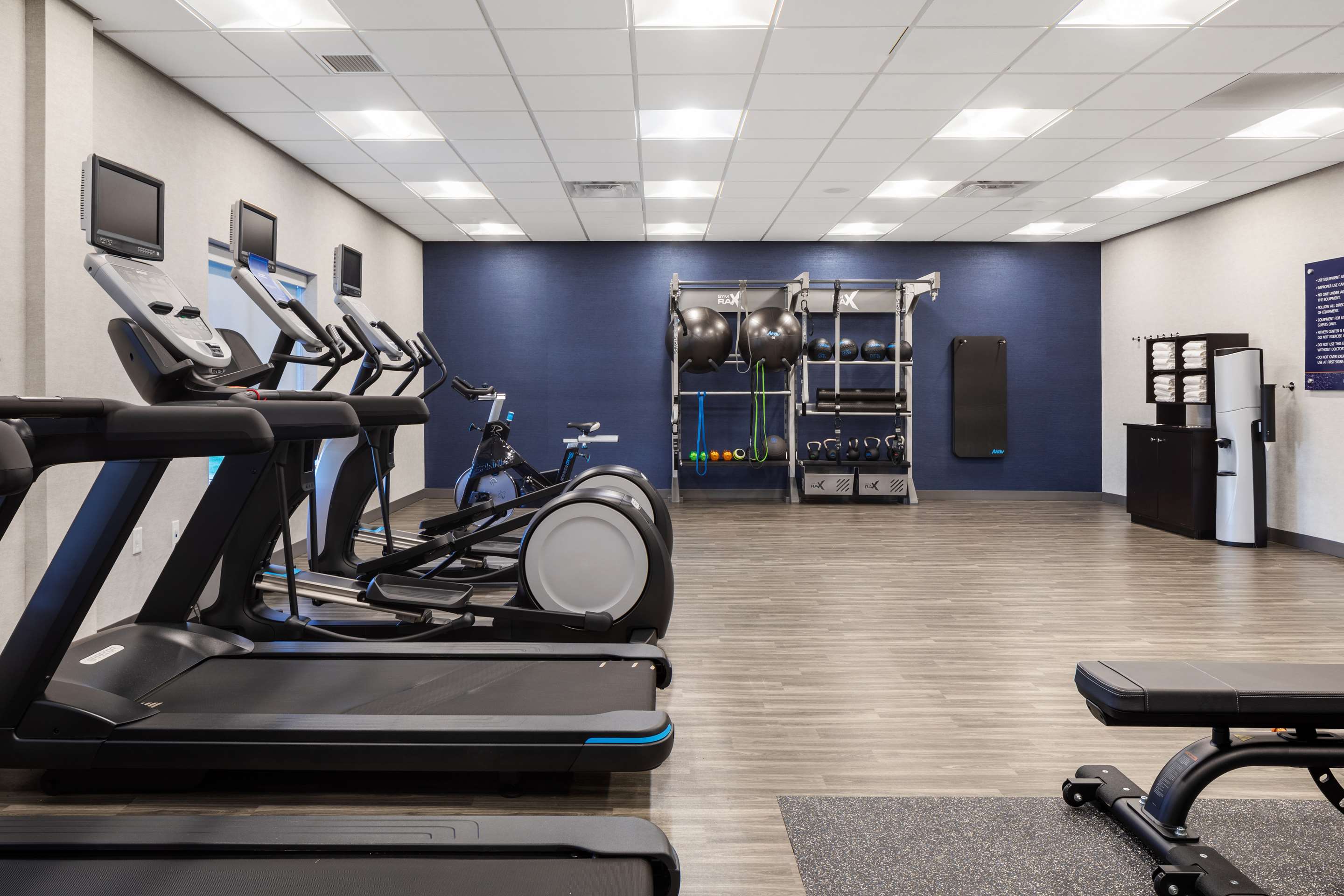 Health club fitness center gym | Hampton Inn Circleville