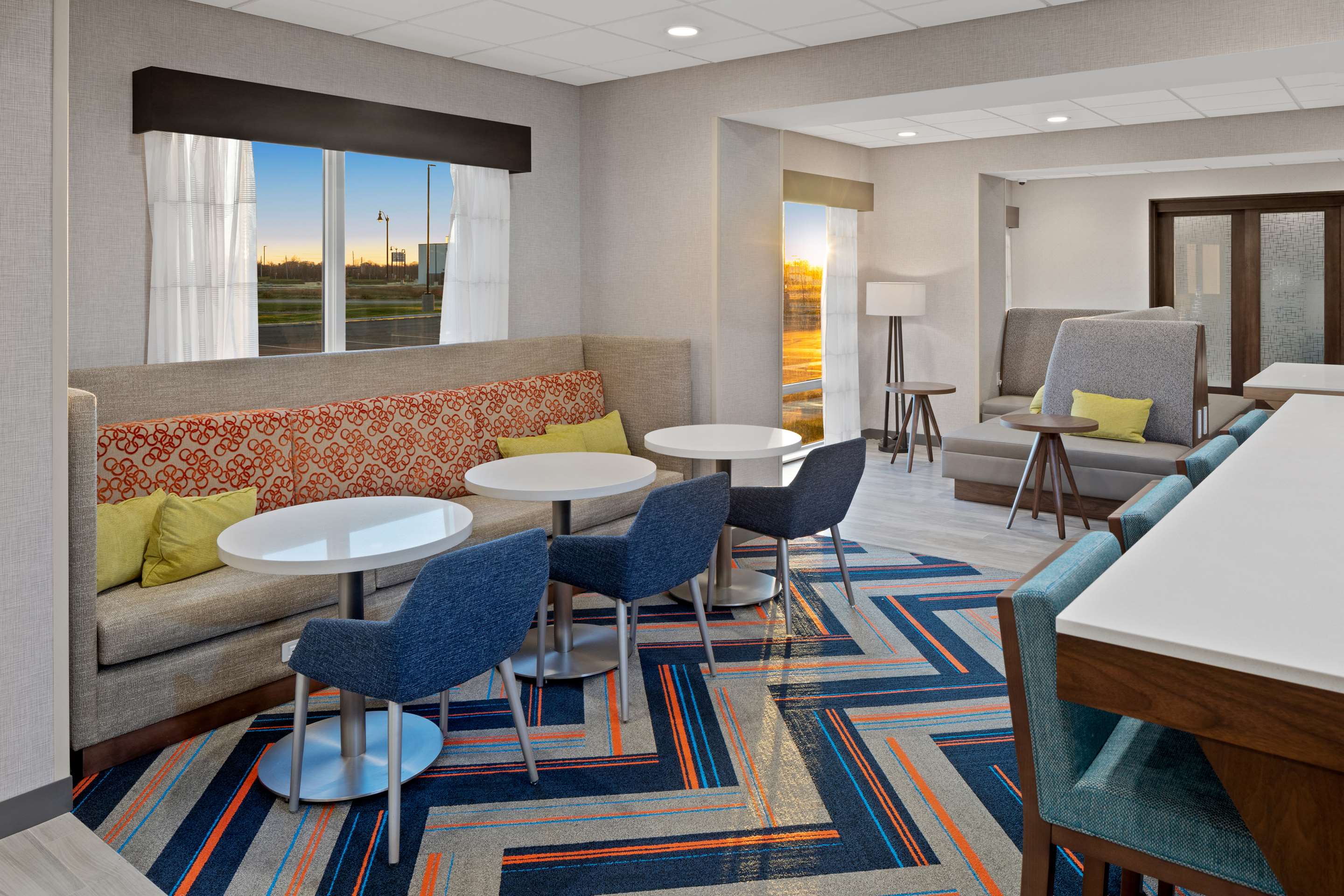 Breakfast Area | Hampton Inn Circleville