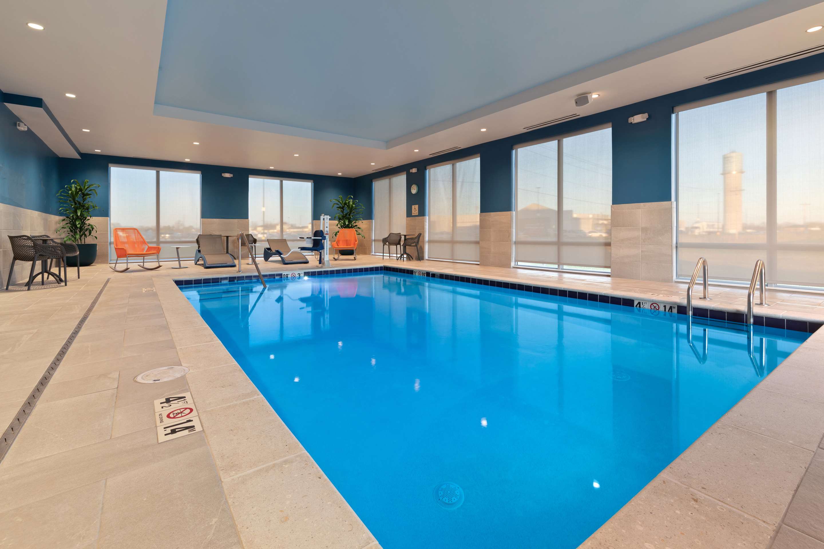 Pool | Hampton Inn Circleville