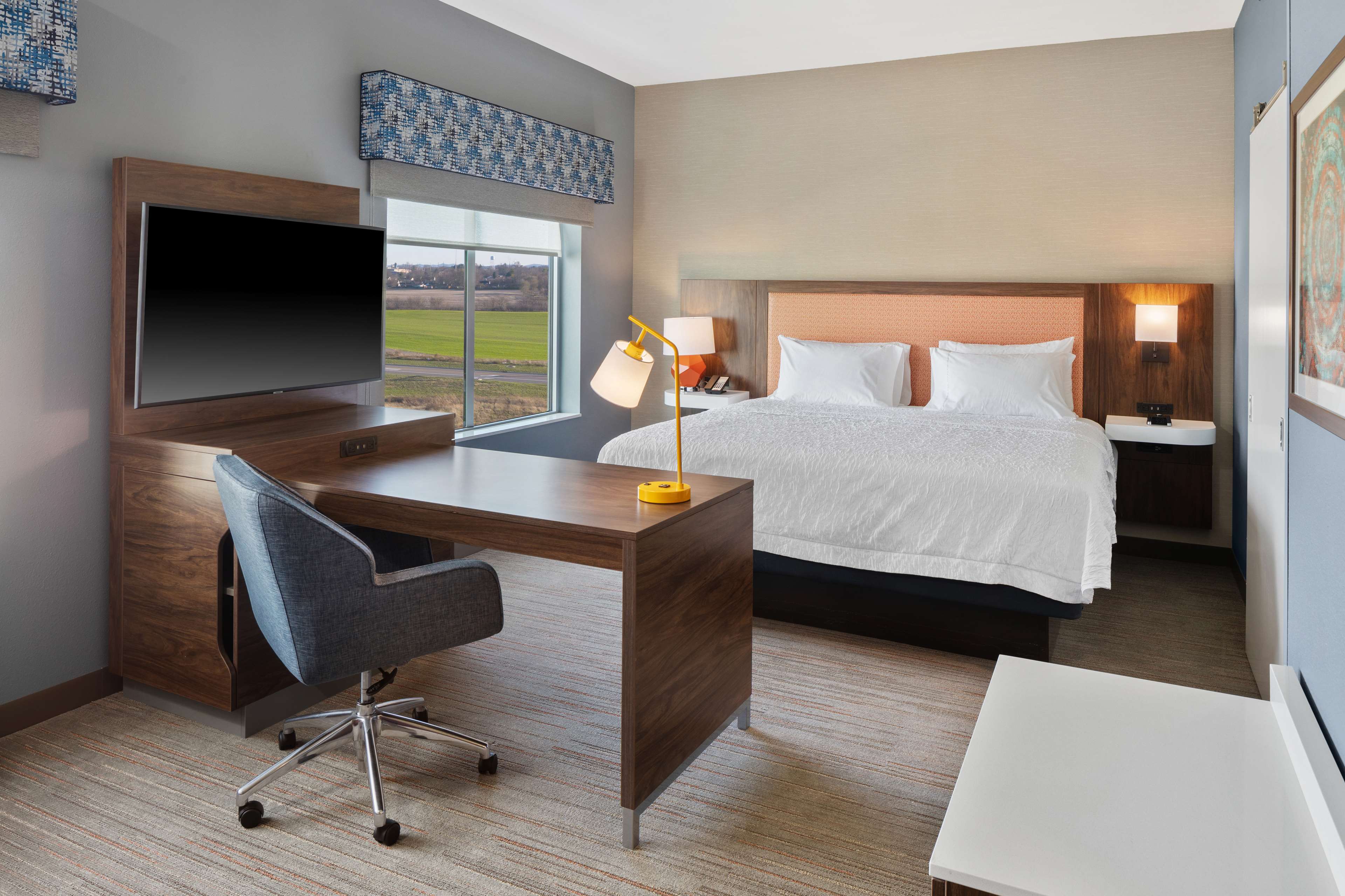Hampton Inn by Hilton Circleville Room Type - 1KN STDO MIC FRIDG WTBR NS