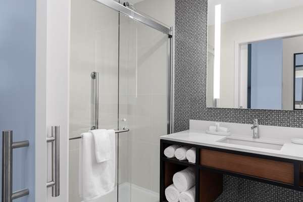  - Fort Sutter Hotel Midtown Sacramento