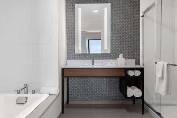  - Fort Sutter Hotel Midtown Sacramento