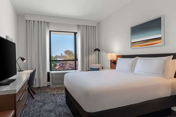  - Fort Sutter Hotel Midtown Sacramento