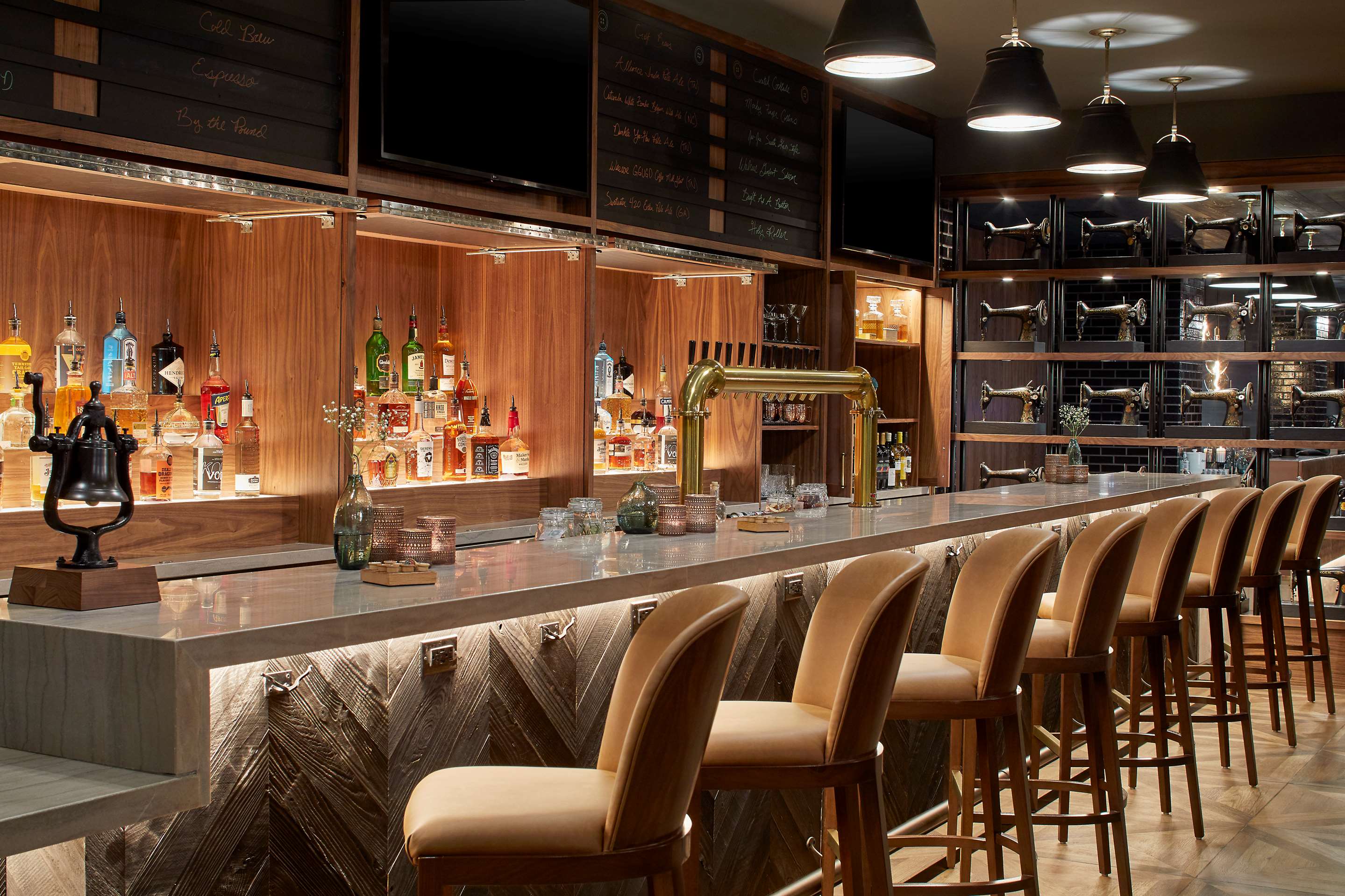 BarLounge | Cumberland House Knoxville, Tapestry Collection by Hilton