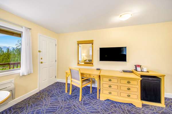  - Kootenay Lakeview Resort Balfour