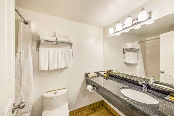  - Kootenay Lakeview Resort Balfour