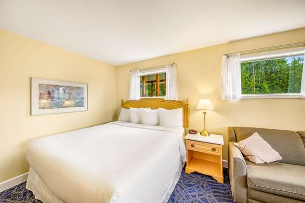  - Kootenay Lakeview Resort Balfour