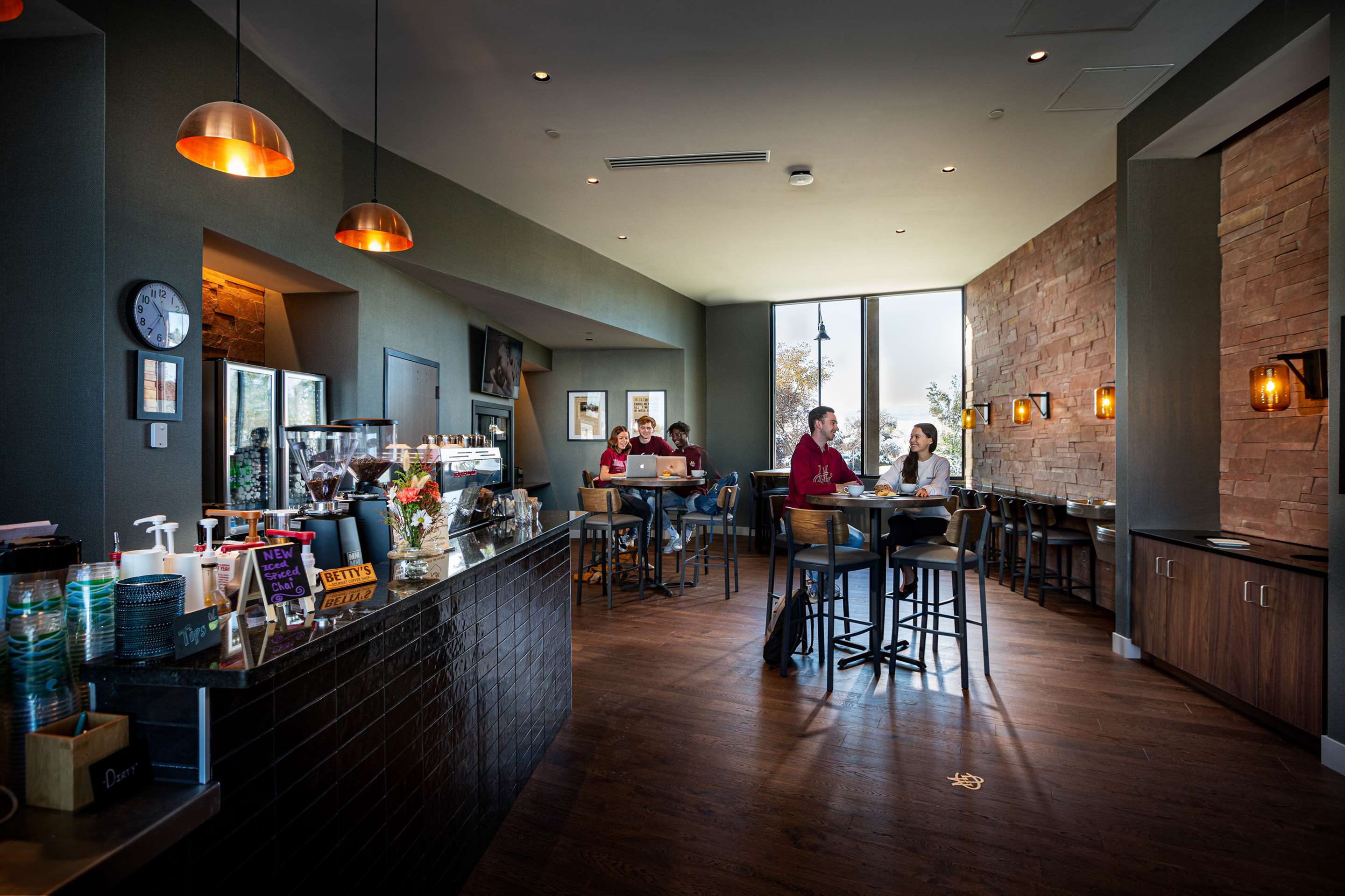 MAV Bettys | Hotel Maverick