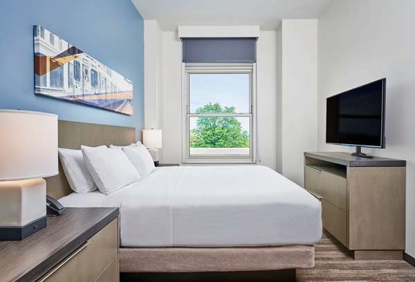 Suite - Hyatt House Hotel Medical District Chicago