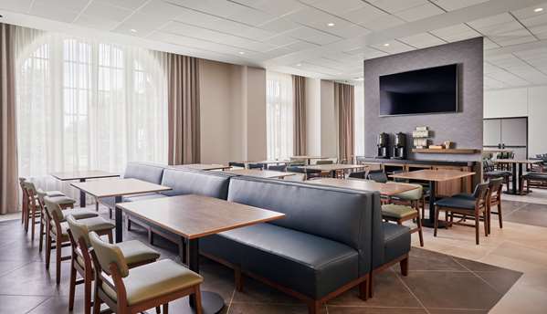 Restaurant - Hyatt Place Hotel Medical District Chicago