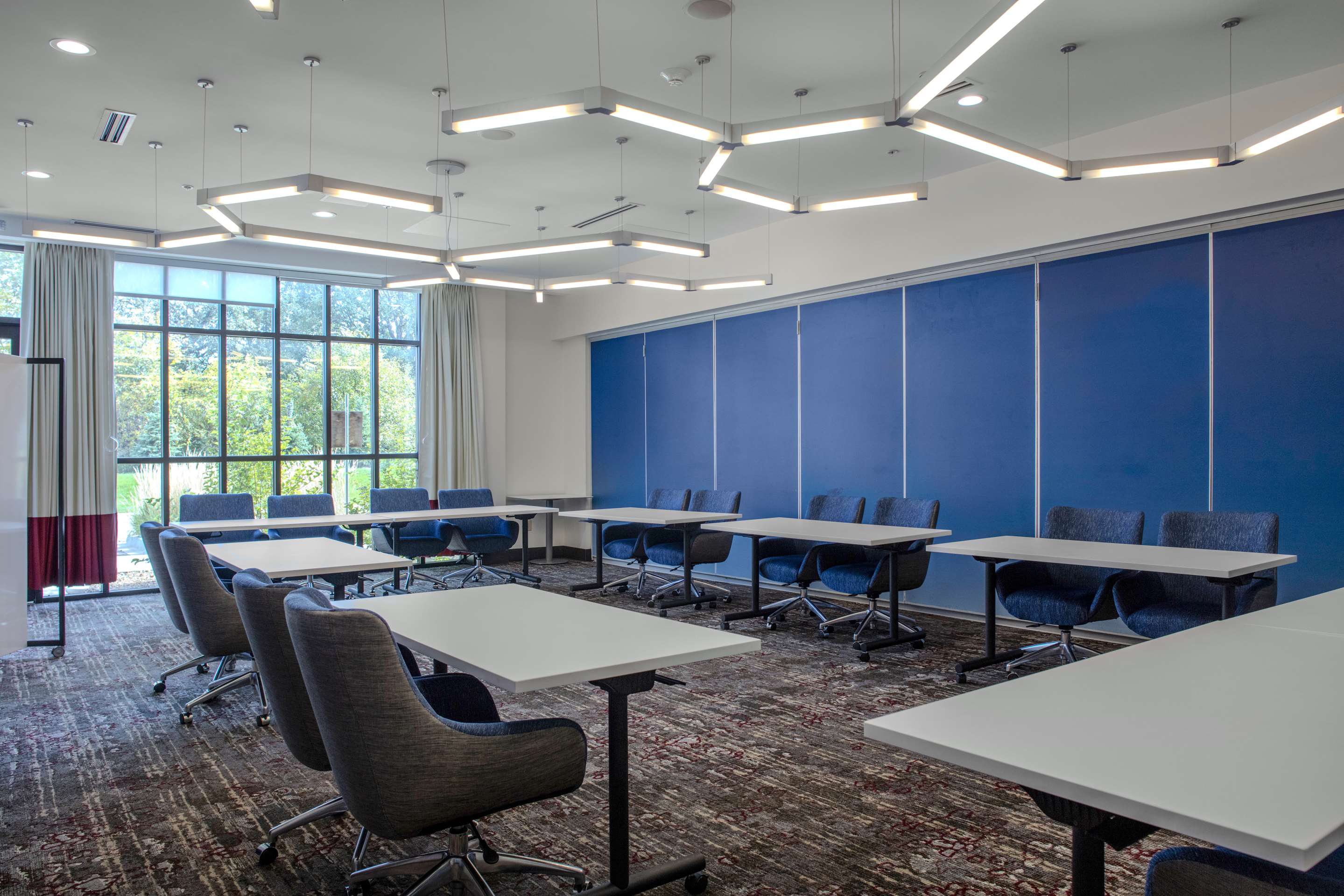 Meeting Room | Hilton Garden Inn Detroit Utica