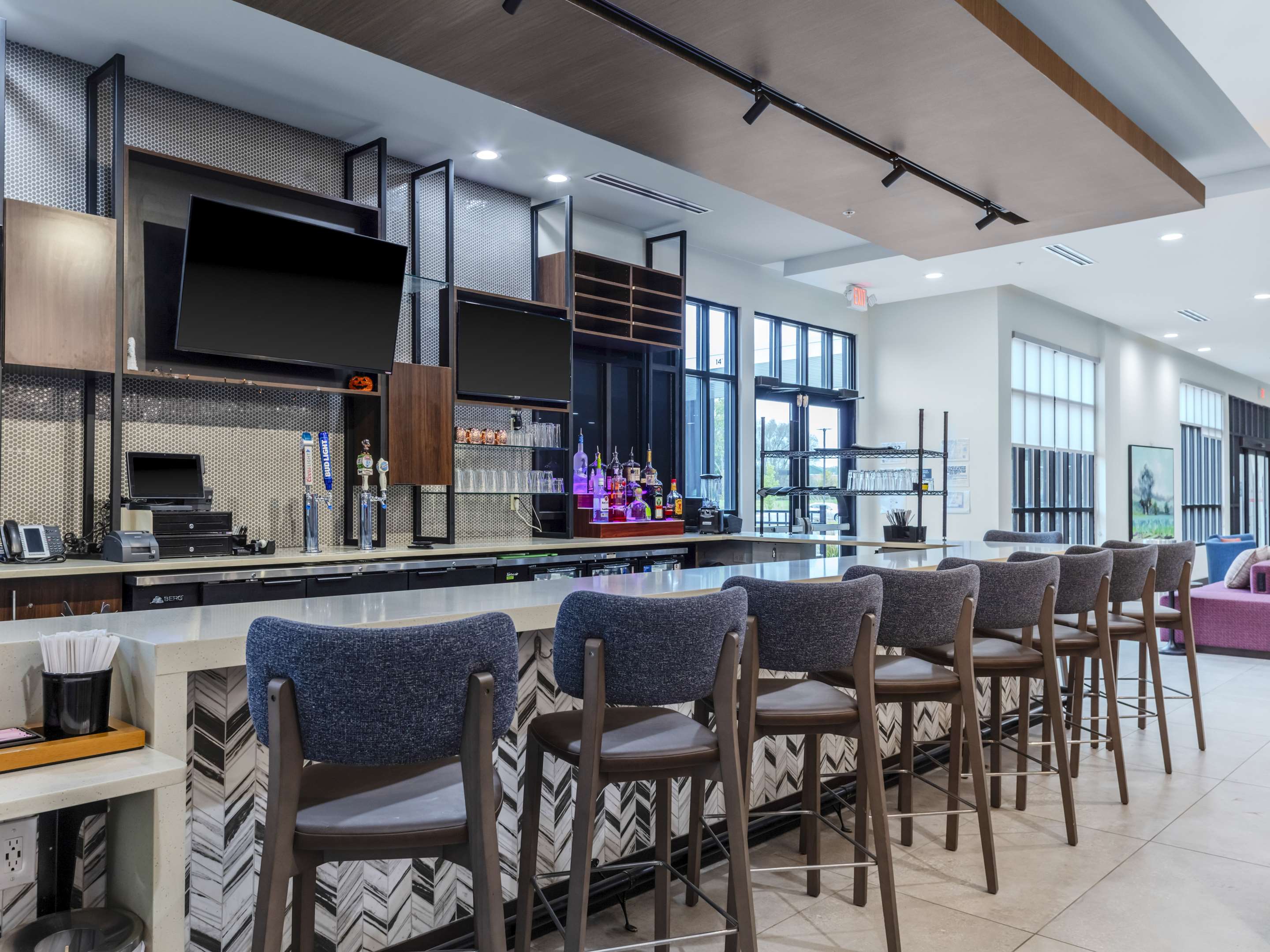 BarLounge | Hilton Garden Inn Detroit Utica