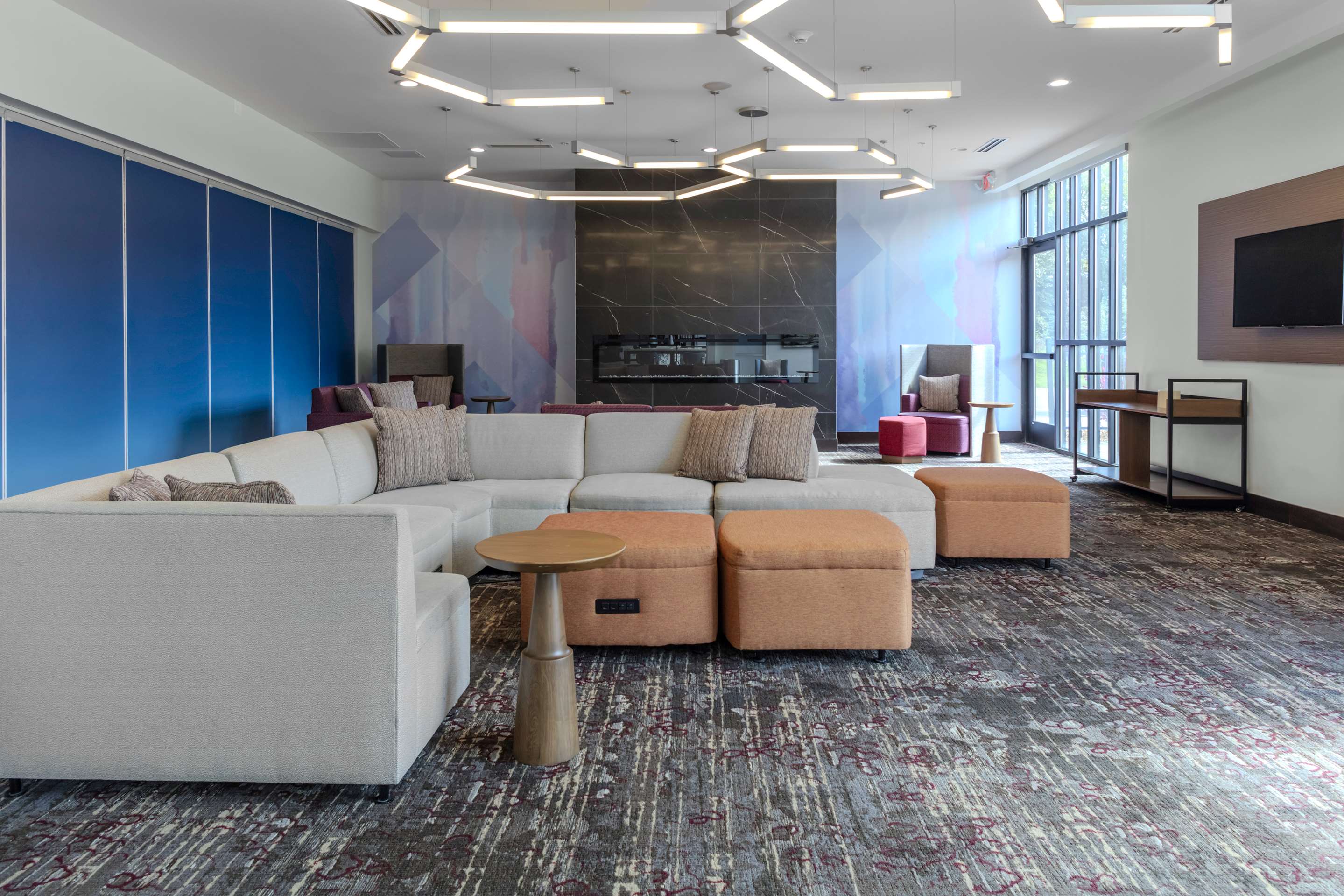 Lobby | Hilton Garden Inn Detroit Utica