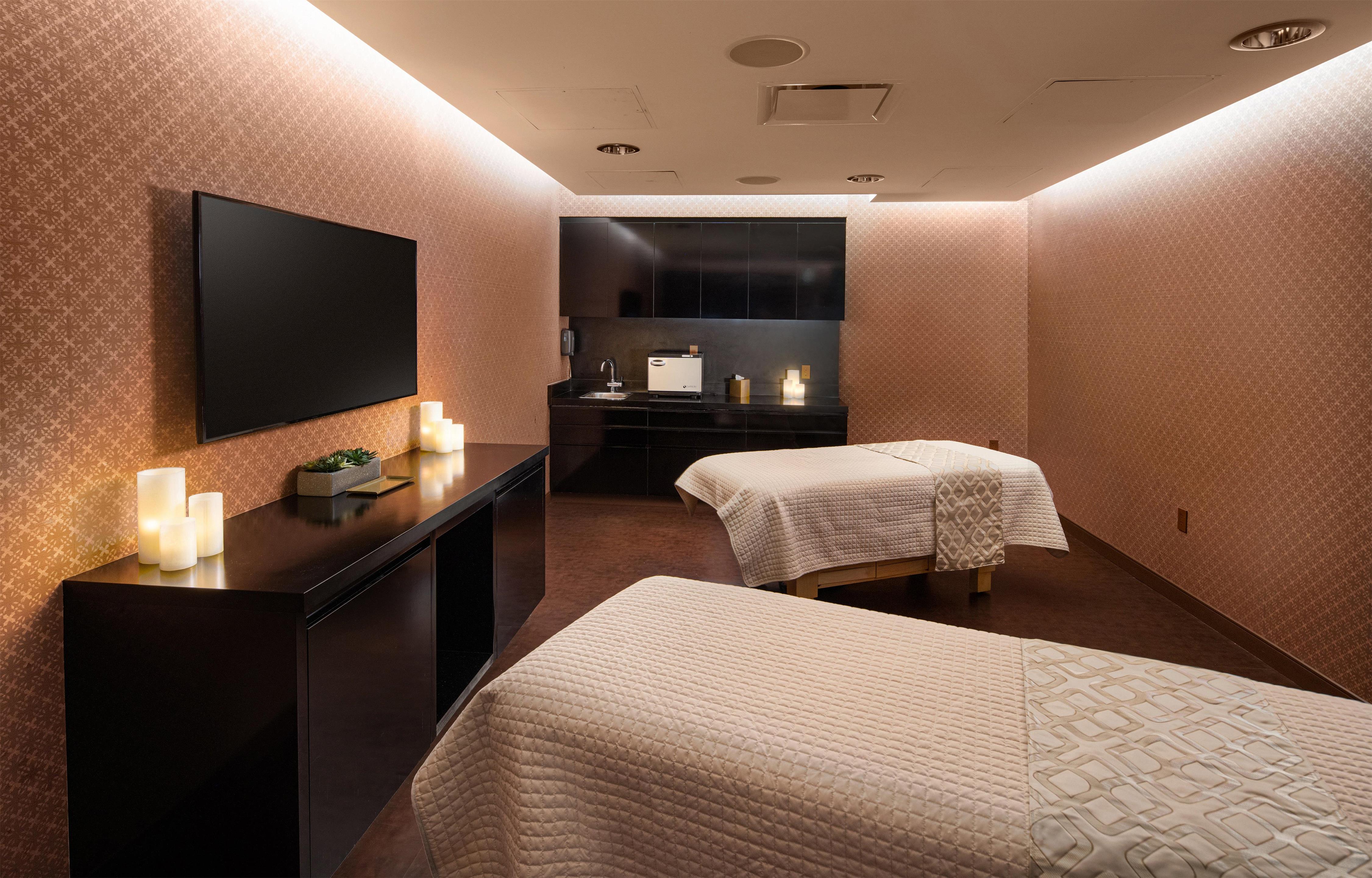 Recreational Facility | Virgin Hotel Las Vegas, Curio Collection by Hilton