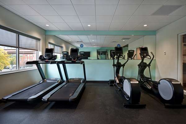 Fitness/ Exercise Room - Tru by Hilton Hotel Downtown Manchester