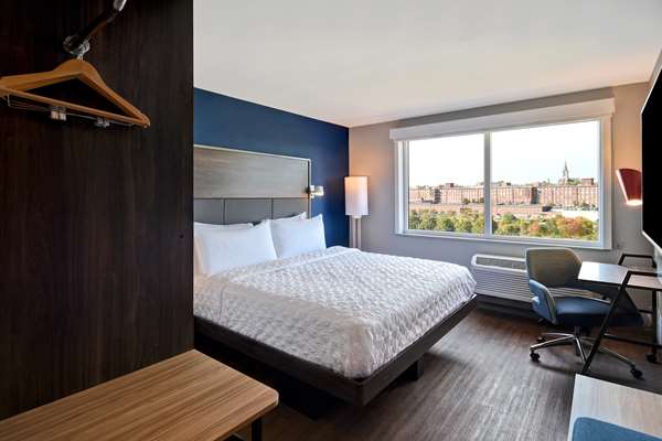  - Tru by Hilton Hotel Downtown Manchester