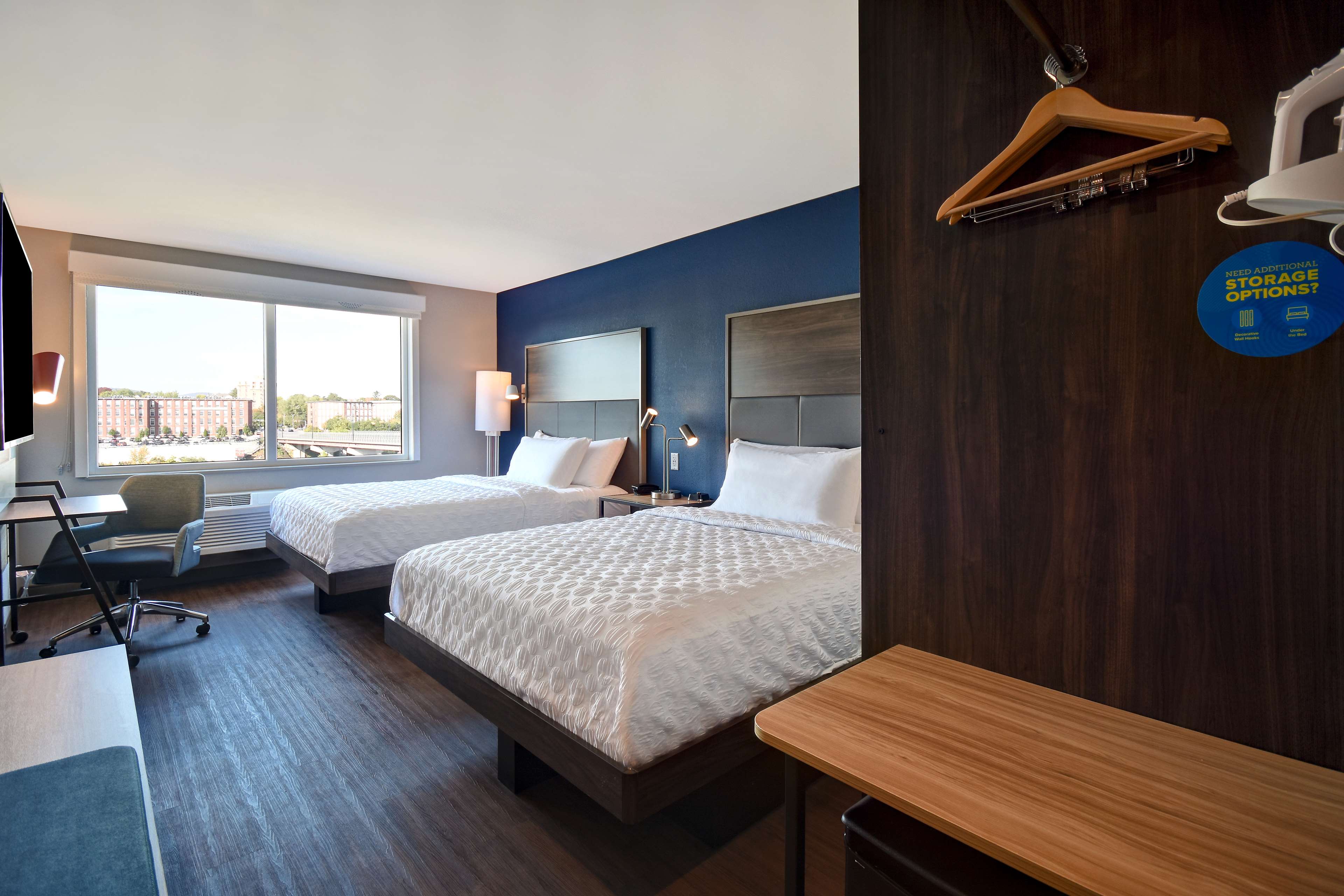 Tru by Hilton Manchester Downtown Room Type - 2 QN HEARING ACCESSIBLE