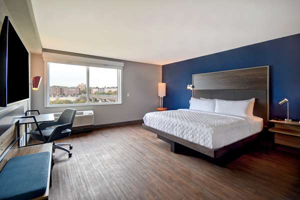  - Tru by Hilton Hotel Downtown Manchester