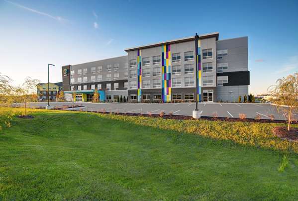 Exterior view - Tru by Hilton Hotel Stoughton