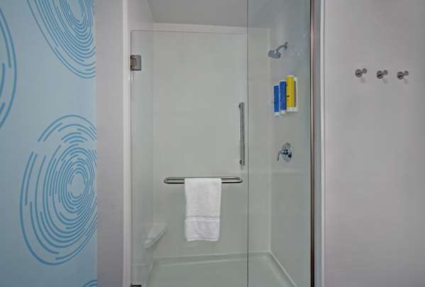  - Tru by Hilton Hotel Stoughton