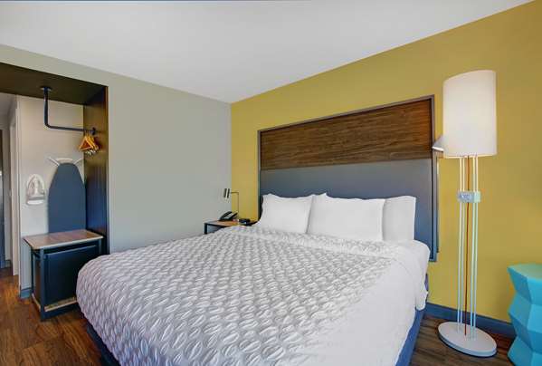  - Tru by Hilton Hotel Stoughton