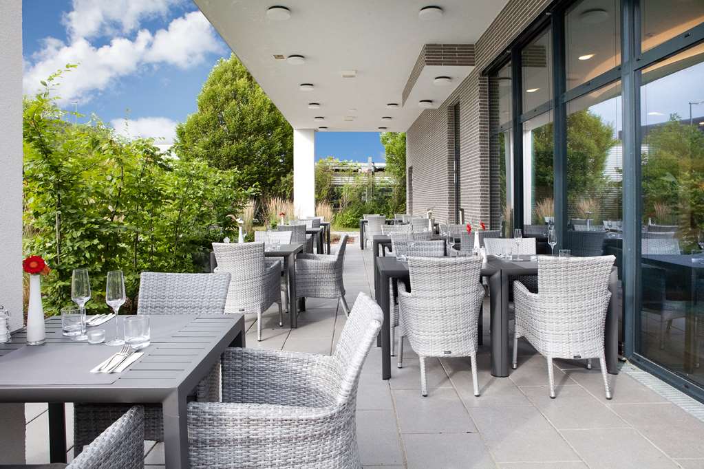 Hilton Garden Inn Munich Messe - Tap to explore photos