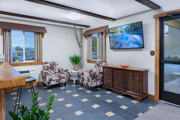  - Travelodge Bighorns Lovell