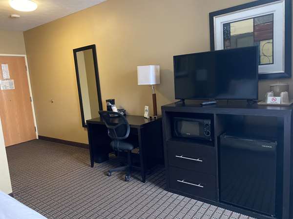  - SureStay Plus Hotel by Best Western Jonestown - I-81, Exit 90