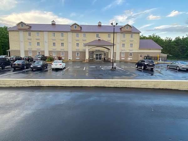 Exterior view - SureStay Plus Hotel by Best Western Jonestown - I-81, Exit 90