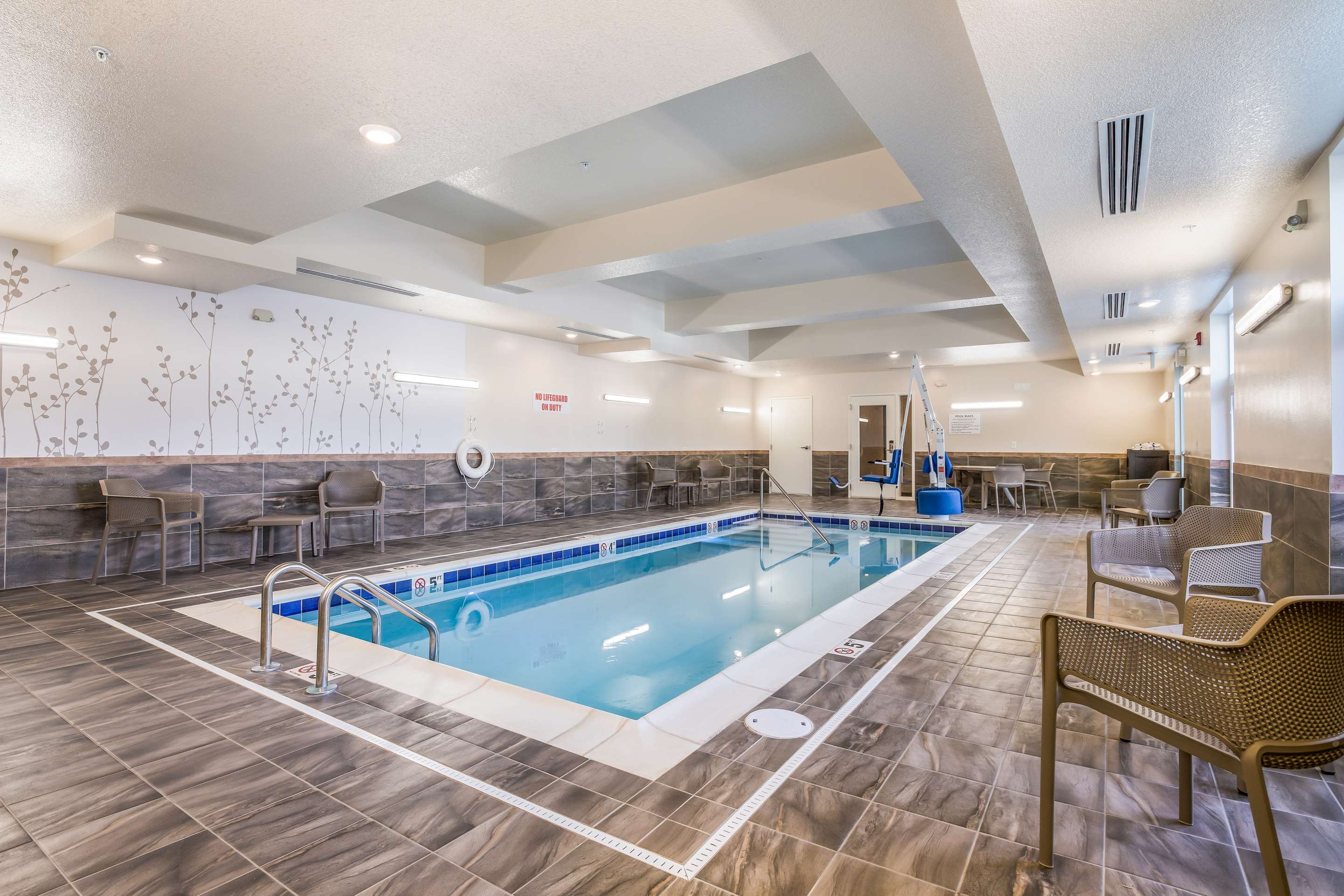 Indoor pool | Sleep Inn & Suites Park City - Wichita North