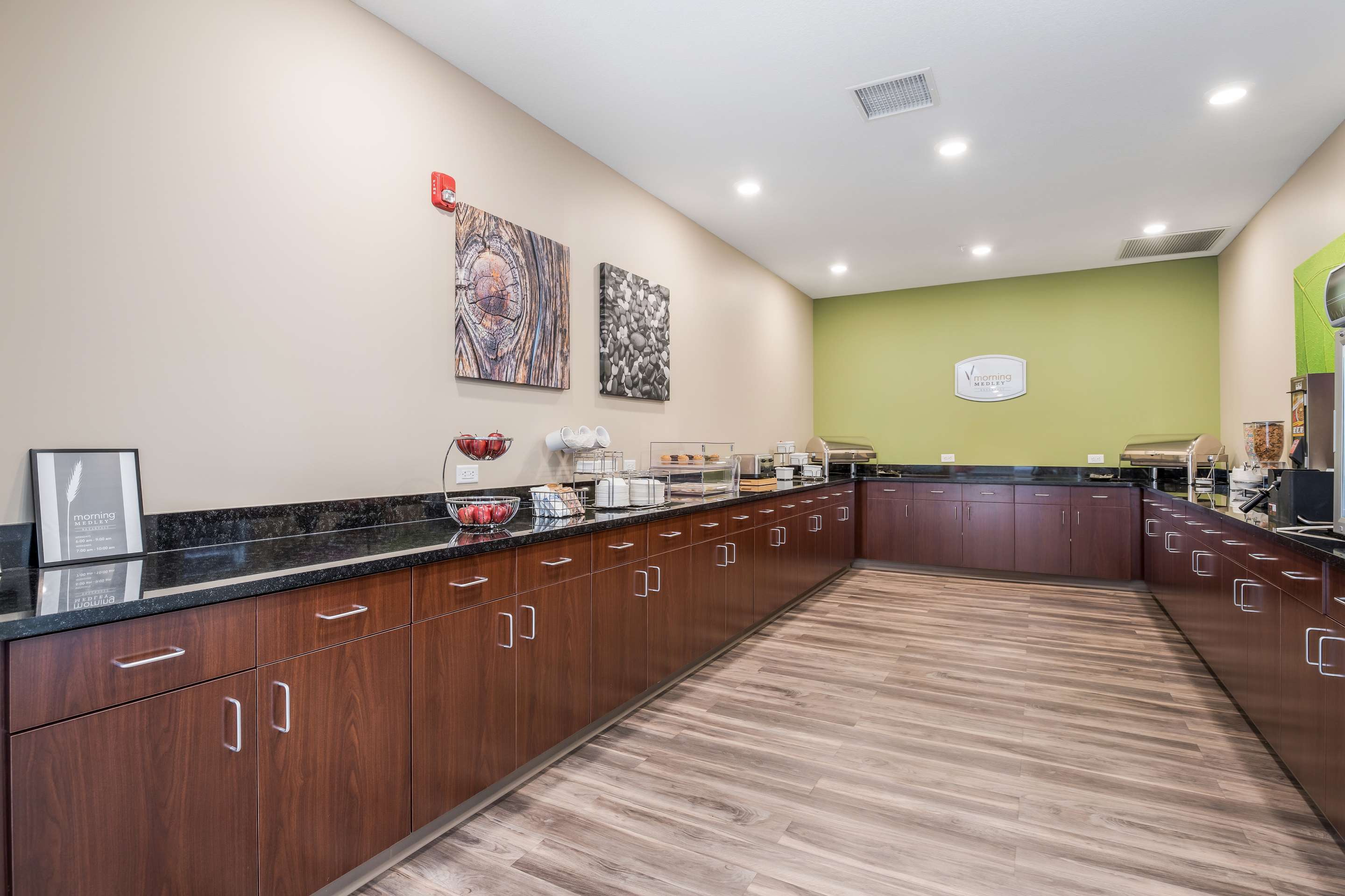 Breakfast area | Sleep Inn & Suites Park City - Wichita North