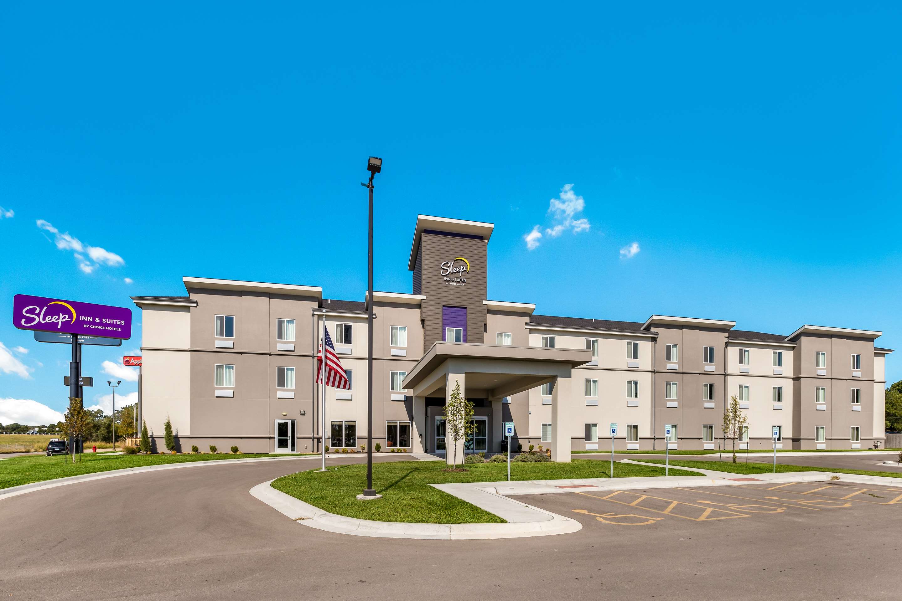Hotel exterior | Sleep Inn & Suites Park City - Wichita North