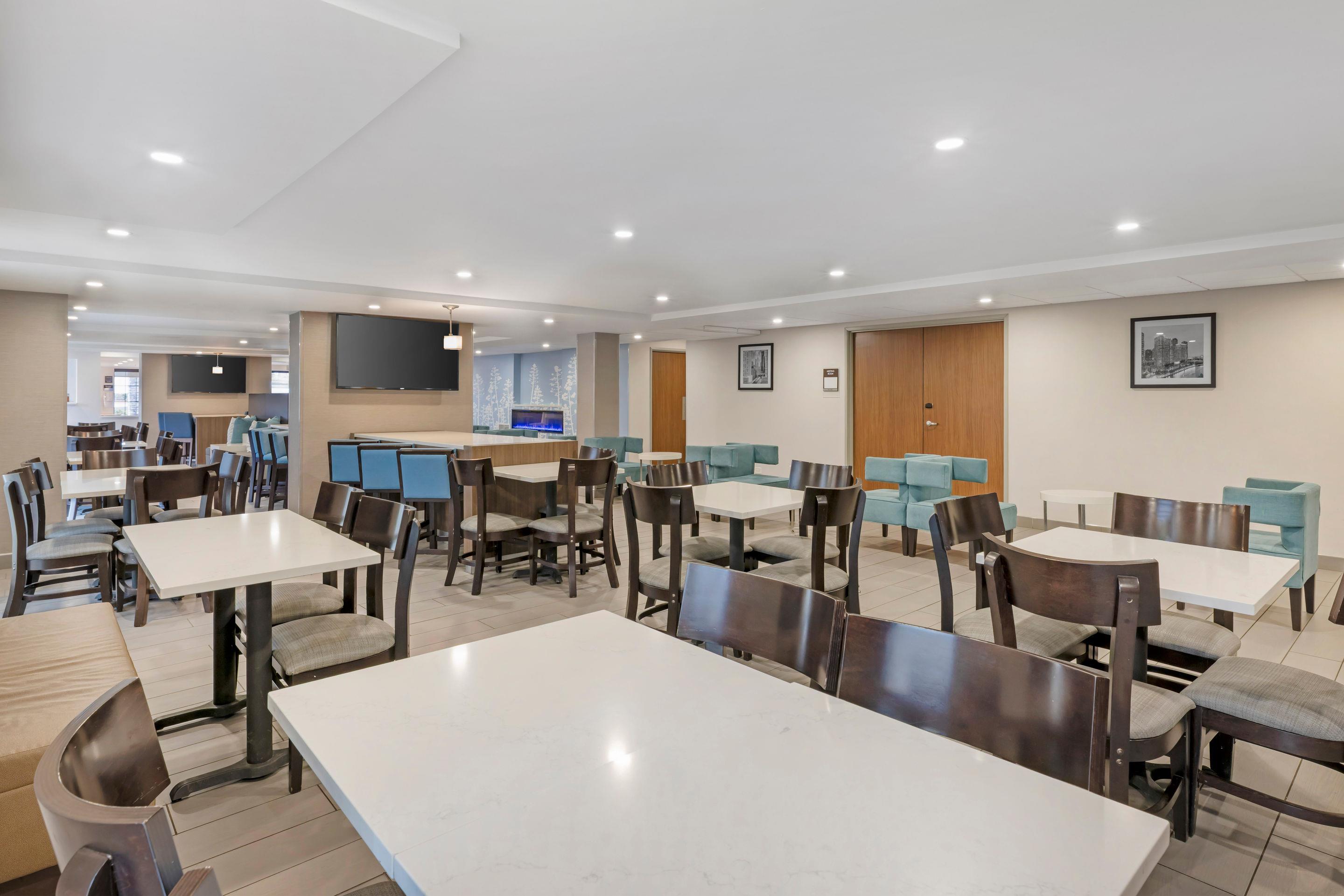 Breakfast area | Sleep Inn OakBrook Terrace - Chicago