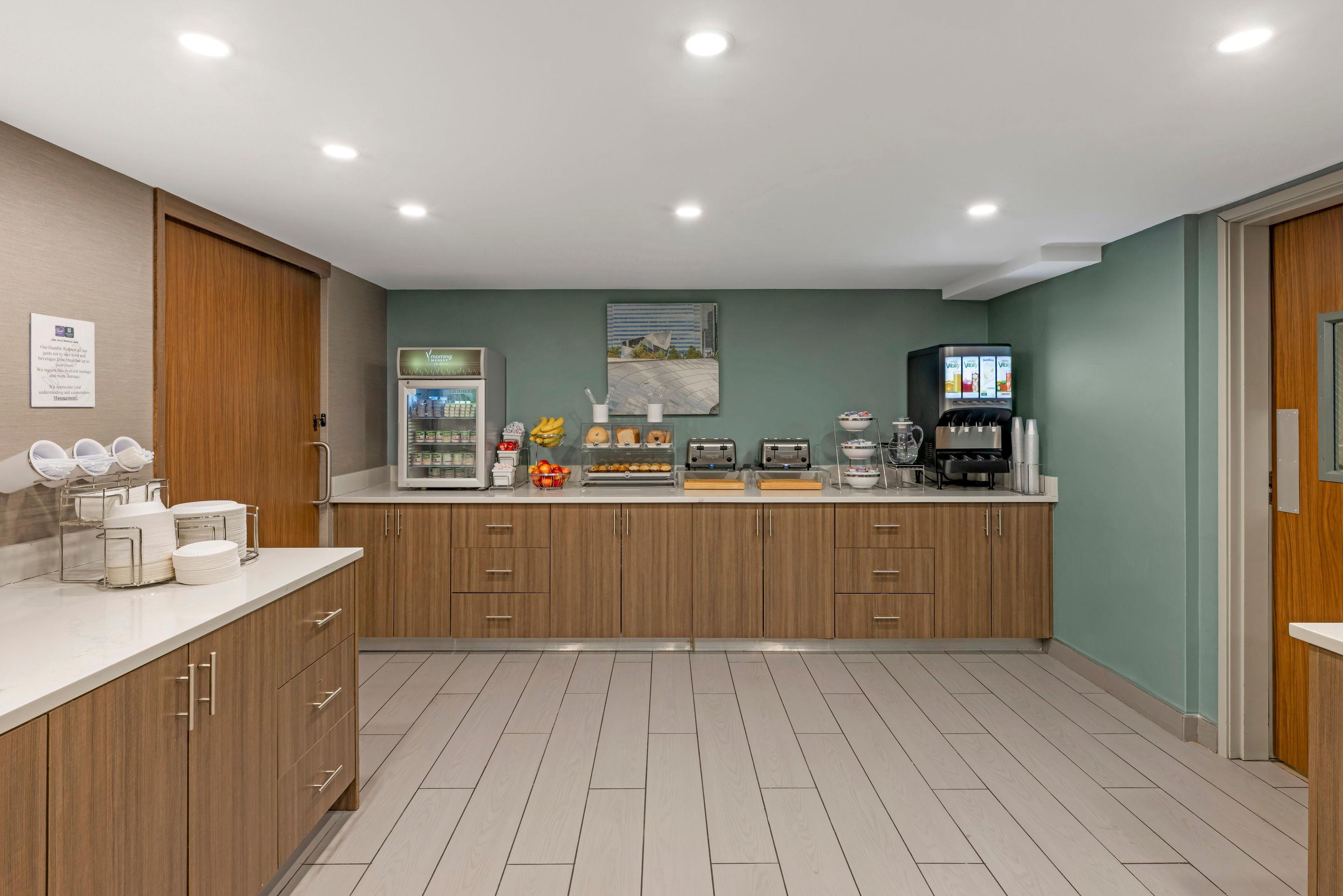 Breakfast counter | Sleep Inn OakBrook Terrace - Chicago