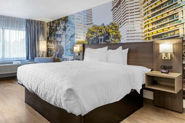  - Clarion Pointe Hotel Raleigh