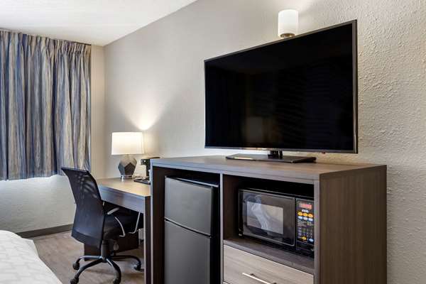  - Clarion Pointe Hotel Raleigh