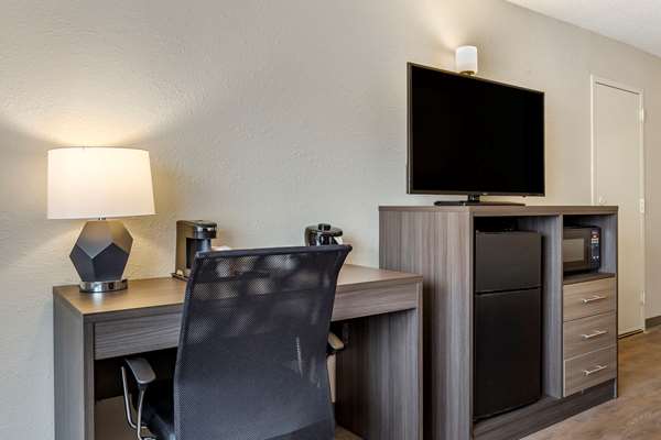  - Clarion Pointe Hotel Raleigh