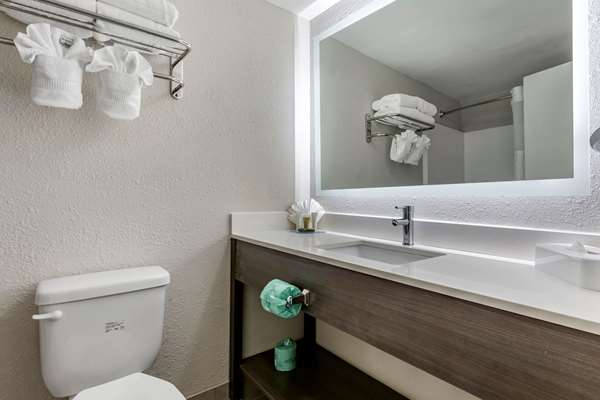  - Clarion Pointe Hotel Raleigh