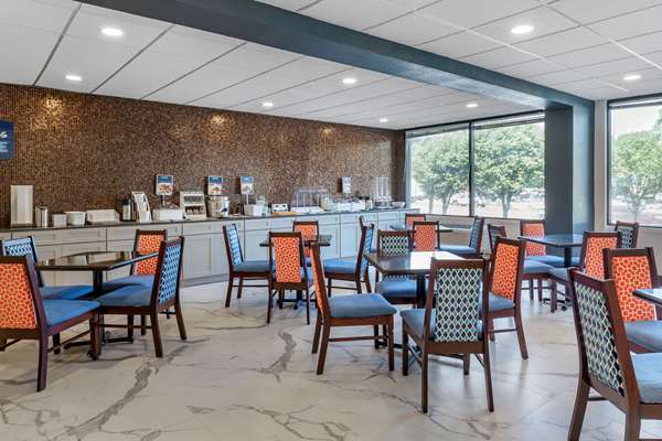 Amenities - Clarion Pointe Hotel Raleigh