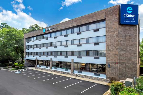 Exterior view - Clarion Pointe Hotel Raleigh