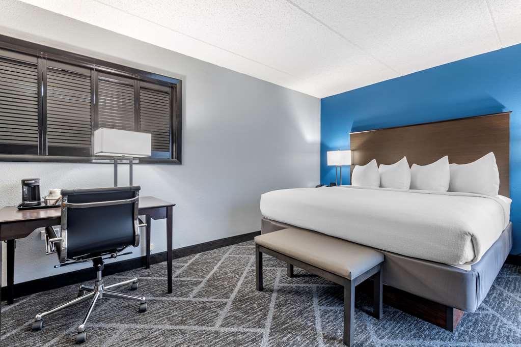 Best Western Bloomington Edina - Minneapolis-guestroom-Guest Room,Suite,On-Site.jpg