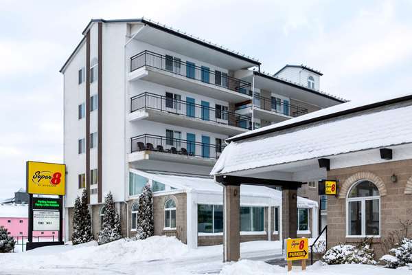 Exterior view - Super 8 Hotel Niagara Falls by the Falls