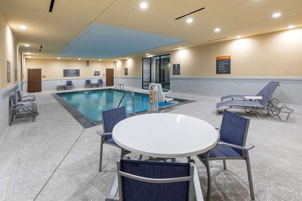 Pool - La Quinta Inn & Suites North Frisco