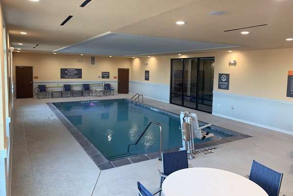 Pool - La Quinta Inn & Suites North Frisco