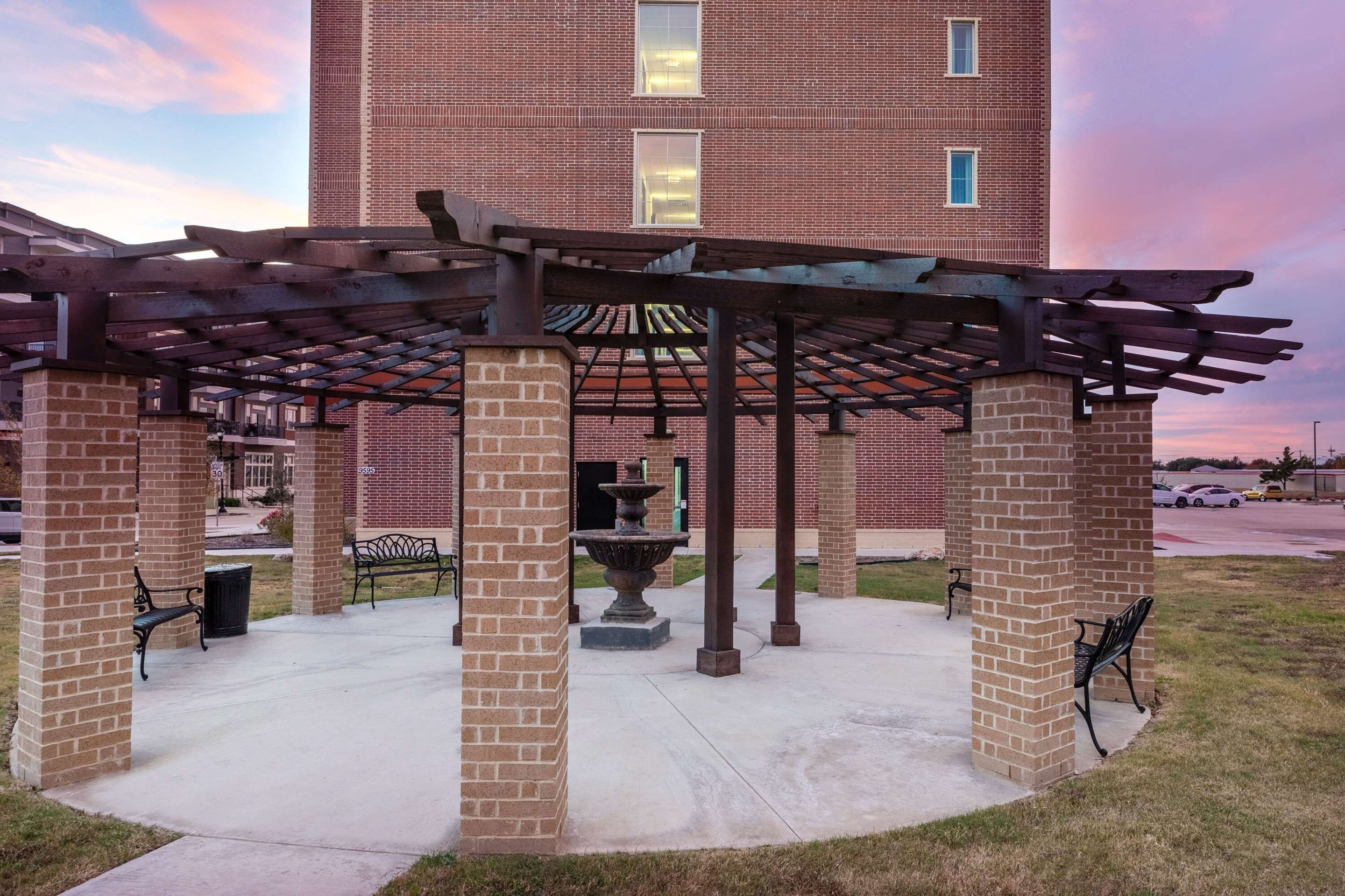 gazebo | La Quinta Inn & Suites by Wyndham Frisco