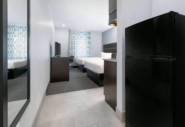 Suite - Days Inn Zachary