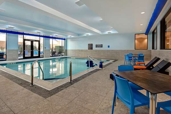 Pool - Hilton Garden Inn Kalamazoo