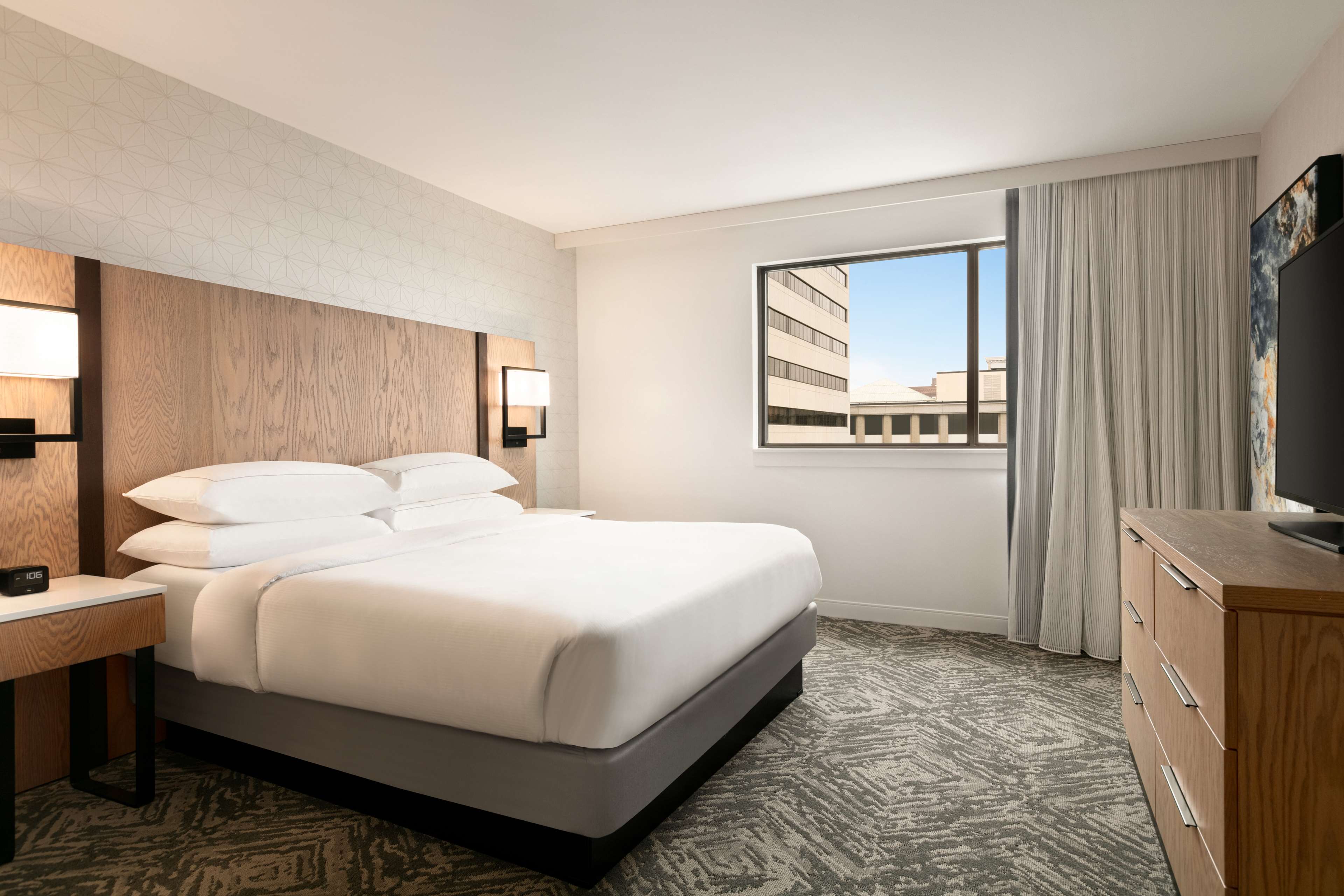 DoubleTree by Hilton Canton Downtown Room Type - 1 KING FITNESS