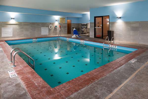 Pool - Hampton Inn Kansas City